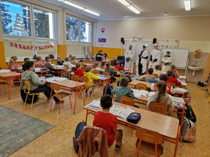 eec82ead-1376-4236-b9bd-ba9f390d69ca