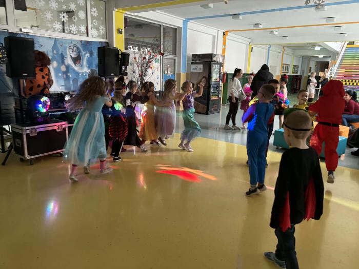 2f07e8fa-0218-4451-8275-b32d36f8caf5fas