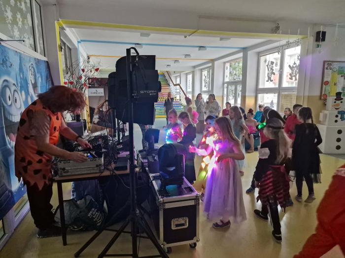 5d193565-c63c-4858-baa0-c2c485c72c21fas