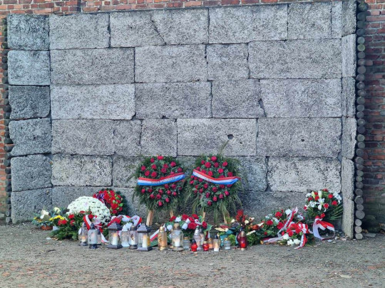 EXKURZIA: KONCENTRAČNÝ TÁBOR – AUSCHWITZ II., BIRKENAU  Osvienčim - Poľsko