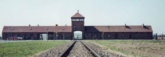 EXKURZIA: KONCENTRAČNÝ TÁBOR – AUSCHWITZ II., BIRKENAU